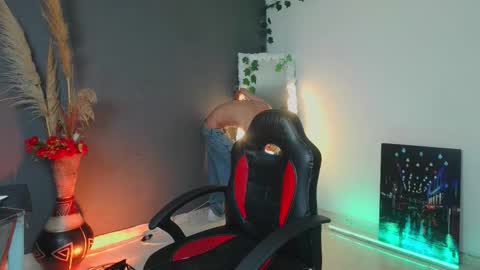 mattias     online show from 09/24/25, 12:03