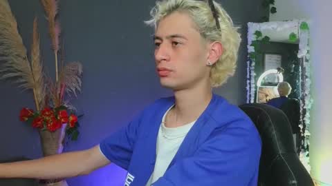 mattias     online show from 10/18/25, 12:13