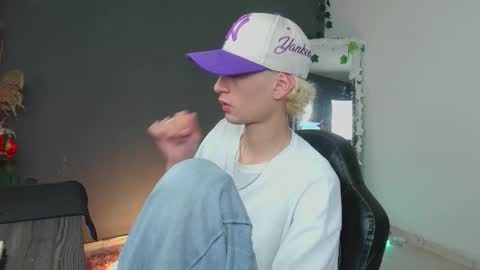 mattias     online show from 10/22/25, 11:37