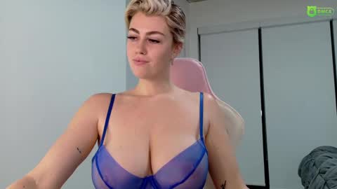 Snapshot of mattisux chatting on 12/24/24, 04:22 Matti Mars online show from 12/24/24, 04:22