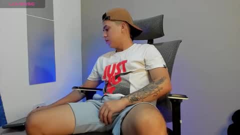 mattiwsmorris_ online show from 11/17/25, 02:34