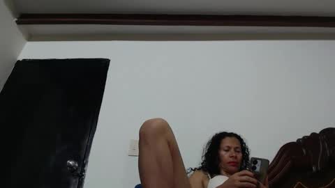 Snapshot of matturewet chatting on 09/21/25, 11:06 matturewet online show from 09/21/25, 11:06