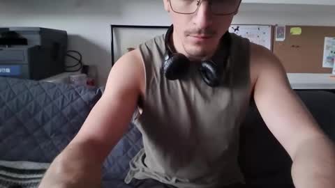 Snapshot of mattzz13 chatting on 03/08/26, 02:54 mattzz13 online show from 03/08/26, 02:54