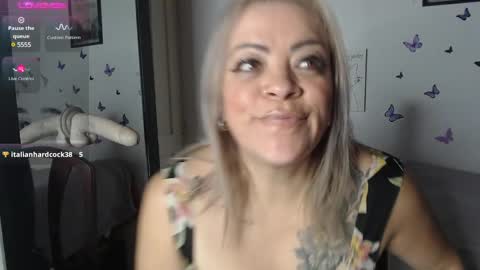 Snapshot of mature_liaa chatting on 02/24/25, 10:36 Mature liaa online show from 02/24/25, 10:36