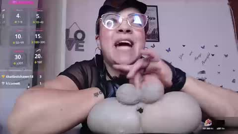 Snapshot of mature_liaa chatting on 09/19/25, 05:35 Mature liaa online show from 09/19/25, 05:35