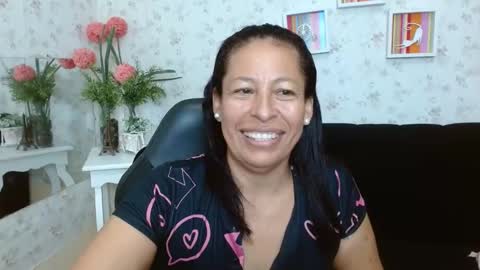 Snapshot of mature_martina_ chatting on 01/05/25, 10:43 Martina online show from 01/05/25, 10:43
