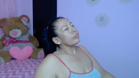 Snapshot of mature_martina_ chatting on 01/14/25, 07:27 Martina online show from 01/14/25, 07:27