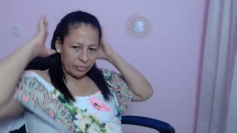 Snapshot of mature_martina_ chatting on 01/29/25, 08:08 Martina online show from 01/29/25, 08:08