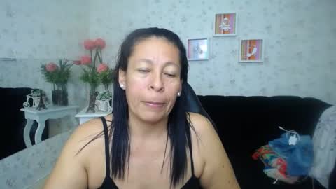 Snapshot of mature_martina_ chatting on 02/16/25, 08:54 Martina online show from 02/16/25, 08:54
