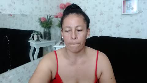 Snapshot of mature_martina_ chatting on 02/21/25, 10:59 Martina online show from 02/21/25, 10:59
