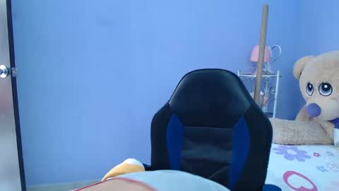 Snapshot of mature_martina_ chatting on 02/23/25, 06:23 Martina online show from 02/23/25, 06:23