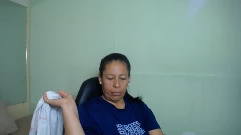 Snapshot of mature_martina_ chatting on 02/25/25, 12:47 Martina online show from 02/25/25, 12:47