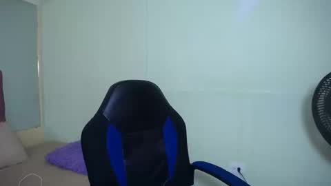 Snapshot of mature_martina_ chatting on 02/25/25, 05:52 Martina online show from 02/25/25, 05:52