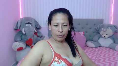 Snapshot of mature_martina_ chatting on 02/27/25, 10:20 Martina online show from 02/27/25, 10:20