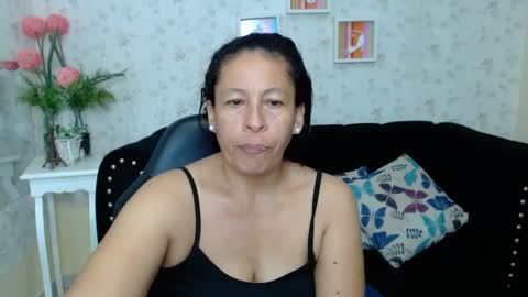 Snapshot of mature_martina_ chatting on 03/04/25, 04:49 Martina online show from 03/04/25, 04:49