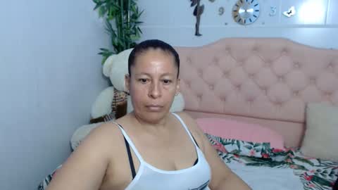 Snapshot of mature_martina_ chatting on 09/24/25, 10:57 Martina online show from 09/24/25, 10:57