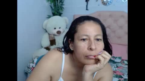 Snapshot of mature_martina_ chatting on 09/30/25, 04:39 Martina online show from 09/30/25, 04:39