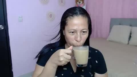 Snapshot of mature_martina_ chatting on 10/06/25, 10:40 Martina online show from 10/06/25, 10:40