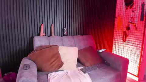 Snapshot of mature_naughty_x chatting on 06/19/26, 04:06 DEBORA online show from 06/19/26, 04:06