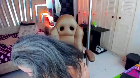 Sexy Hot Mature Sophy online show from 04/19/26, 05:29