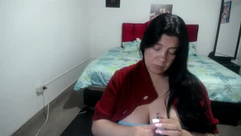 Snapshot of maturealexxa chatting on 12/18/24, 02:42 alexa online show from 12/18/24, 02:42