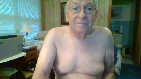 Snapshot of maturecouple1954 chatting on 12/26/24, 01:32 SXECPL55 at G mail Dot Com online show from 12/26/24, 01:32