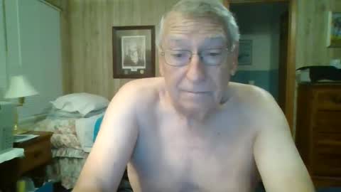 Snapshot of maturecouple1954 chatting on 09/18/25, 10:28 SXECPL55 at G mail Dot Com online show from 09/18/25, 10:28