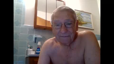 Snapshot of maturecouple1954 chatting on 09/18/25, 11:29 SXECPL55 at G mail Dot Com online show from 09/18/25, 11:29
