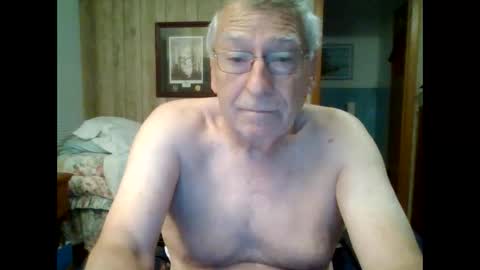 Snapshot of maturecouple1954 chatting on 09/28/25, 10:42 SXECPL55 at G mail Dot Com online show from 09/28/25, 10:42