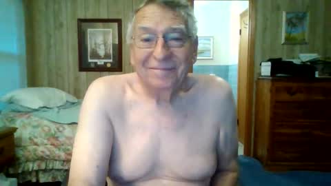 Snapshot of maturecouple1954 chatting on 04/24/26, 11:23 SXECPL55 at G mail Dot Com online show from 04/24/26, 11:23