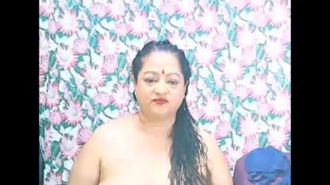 Snapshot of matureindian654u chatting on 06/28/26, 02:01 matureindian654u online show from 06/28/26, 02:01