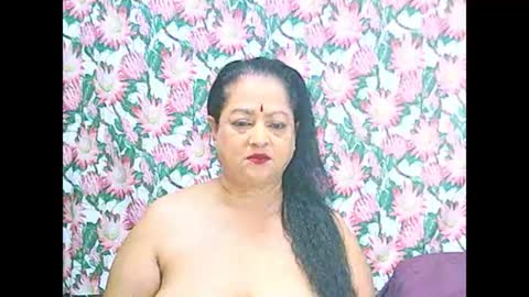 Snapshot of matureindian654u chatting on 06/30/26, 01:23 matureindian654u online show from 06/30/26, 01:23