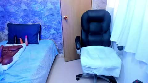 maturepure_ online show from 04/17/26, 06:44