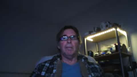 Snapshot of maturewisdom61 chatting on 12/28/24, 02:11 maturewisdom61 online show from 12/28/24, 02:11