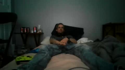 Snapshot of maubecaron1 chatting on 10/20/25, 11:32 ken34yee online show from 10/20/25, 11:32