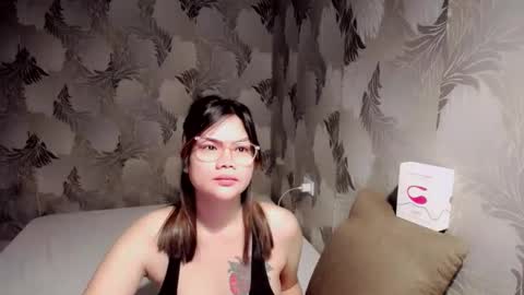 Snapshot of maui2612 chatting on 01/14/26, 10:25 Maui 18 online show from 01/14/26, 10:25