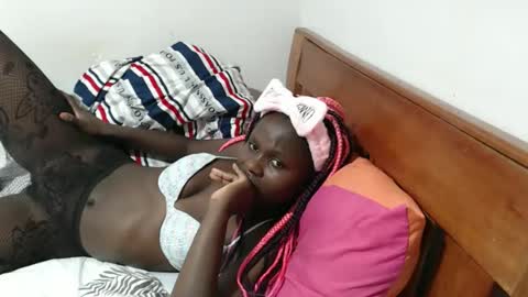 Snapshot of maui_001 chatting on 10/07/25, 10:45 moh online show from 10/07/25, 10:45