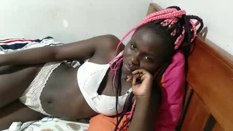 Snapshot of maui_001 chatting on 10/22/25, 06:35 moh online show from 10/22/25, 06:35