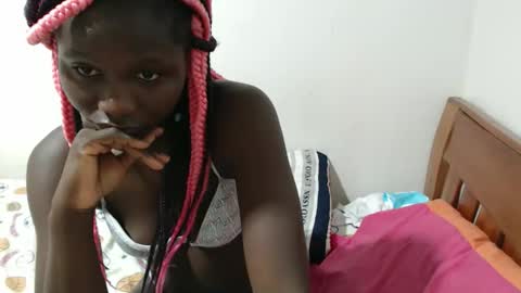 Snapshot of maui_001 chatting on 10/23/25, 07:29 moh online show from 10/23/25, 07:29