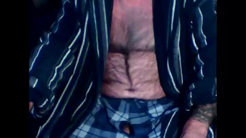 Snapshot of mauni1964 chatting on 11/12/25, 04:02 mauni1964 online show from 11/12/25, 04:02