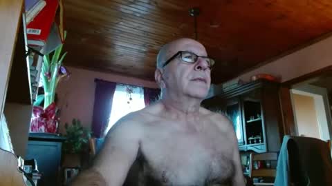 Maurice online show from 01/14/25, 01:38