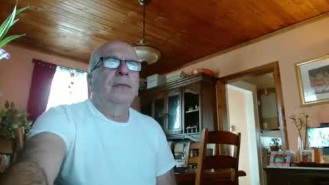 Maurice online show from 02/12/25, 02:32