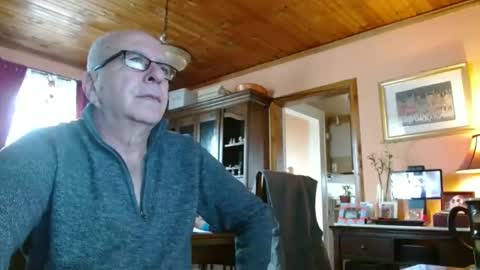 Maurice online show from 02/15/25, 02:55