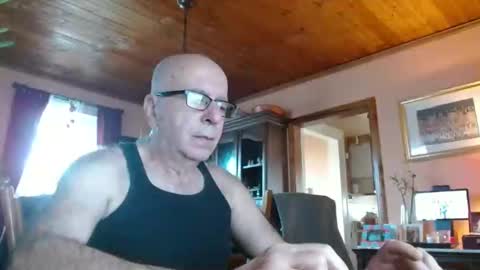 Maurice online show from 02/21/25, 02:16
