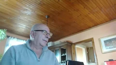 Maurice online show from 03/25/26, 01:28