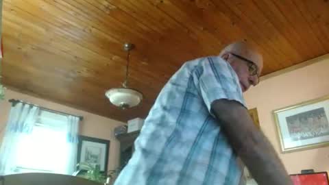Maurice online show from 05/22/26, 12:44