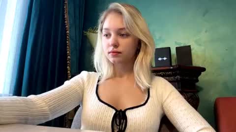 Snapshot of mauriceproenza chatting on 06/26/26, 07:35 Eva 1st day online show from 06/26/26, 07:35