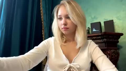 Snapshot of mauriceproenza chatting on 07/13/26, 07:00 Eva 1st day online show from 07/13/26, 07:00