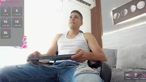 mauro_boy online show from 06/10/26, 07:57
