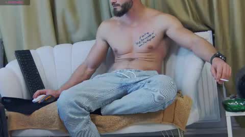 Snapshot of mauro_real_man chatting on 10/15/25, 06:30 mauro_real_man online show from 10/15/25, 06:30